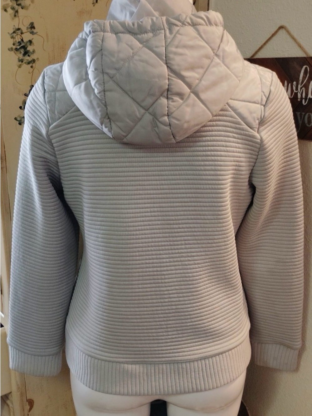 NWT Lt Gray Time and Tru Missy Quilted Ottoman Hooded Jacket for Women M 8-10 - Picture 5 of 8